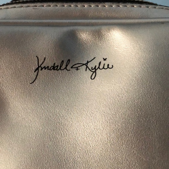 Kendall and Kylie purse - Picture 1 of 4
